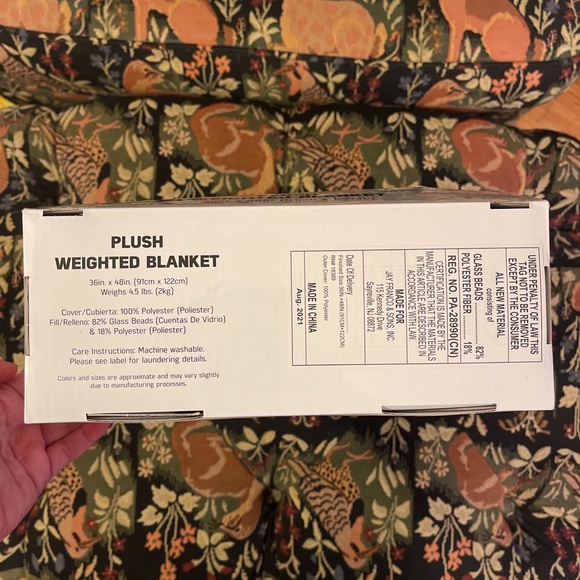 Star Wars The Mandalorian The Child 4.5 lbs Plush Weighted Blanket 36” x 48” NEW - Picture 4 of 4